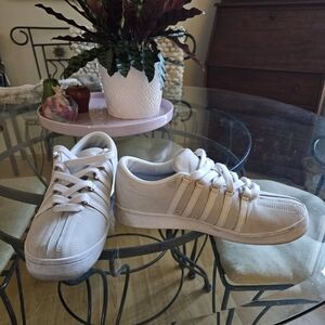 Leather k-swiss off white tennis shoe